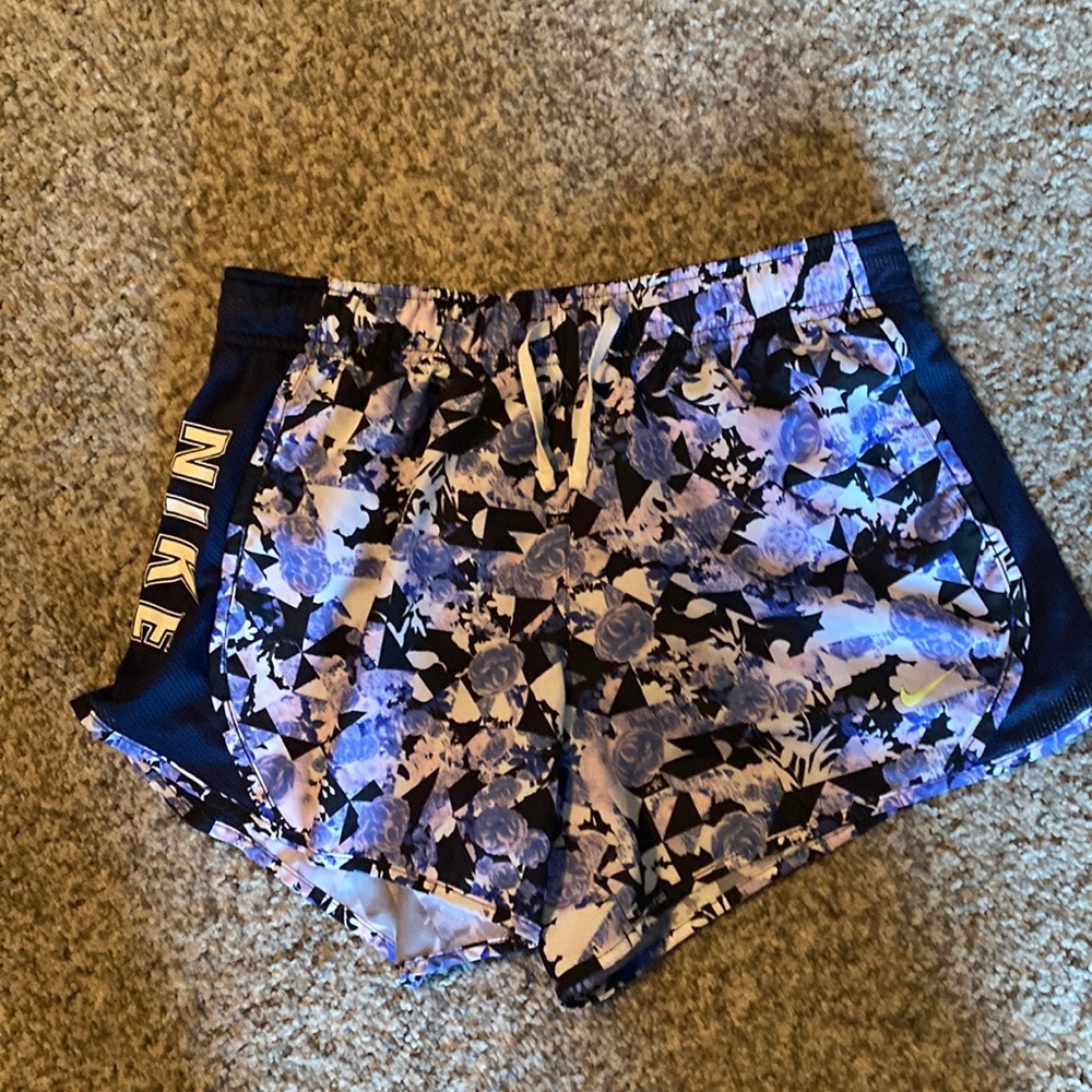 Worn once- girls Nike shorts